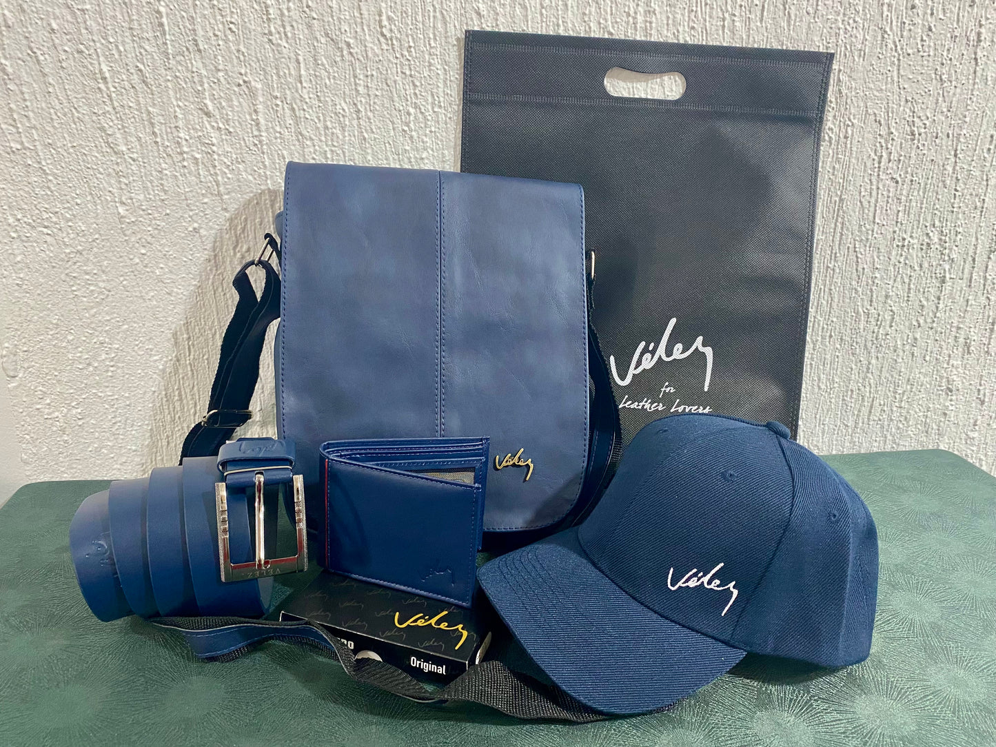 KIT DE VÉLEZ, CUERO GENUINO PARA HOMBRE® CORREA + BILLETERA + GORRA + BOLSO